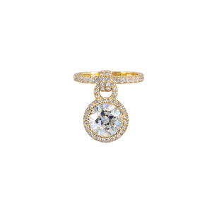 the papillon d'or engagement ring